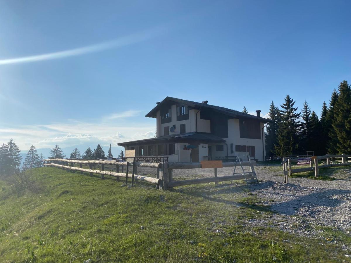 Rifugio Garibaldi 莱德罗 外观 照片